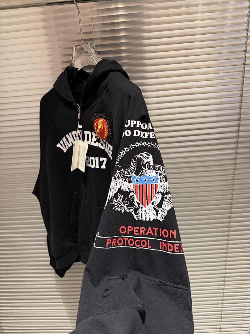 Sweat à capuche zippé co-marqu - Streetwear Brand Slogans avis et prix
