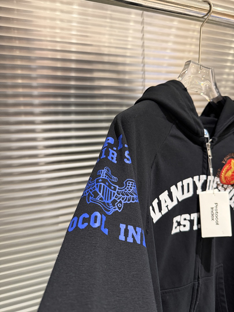 Sweat à capuche zippé co-marqu - Streetwear Brand Slogans avis et prix